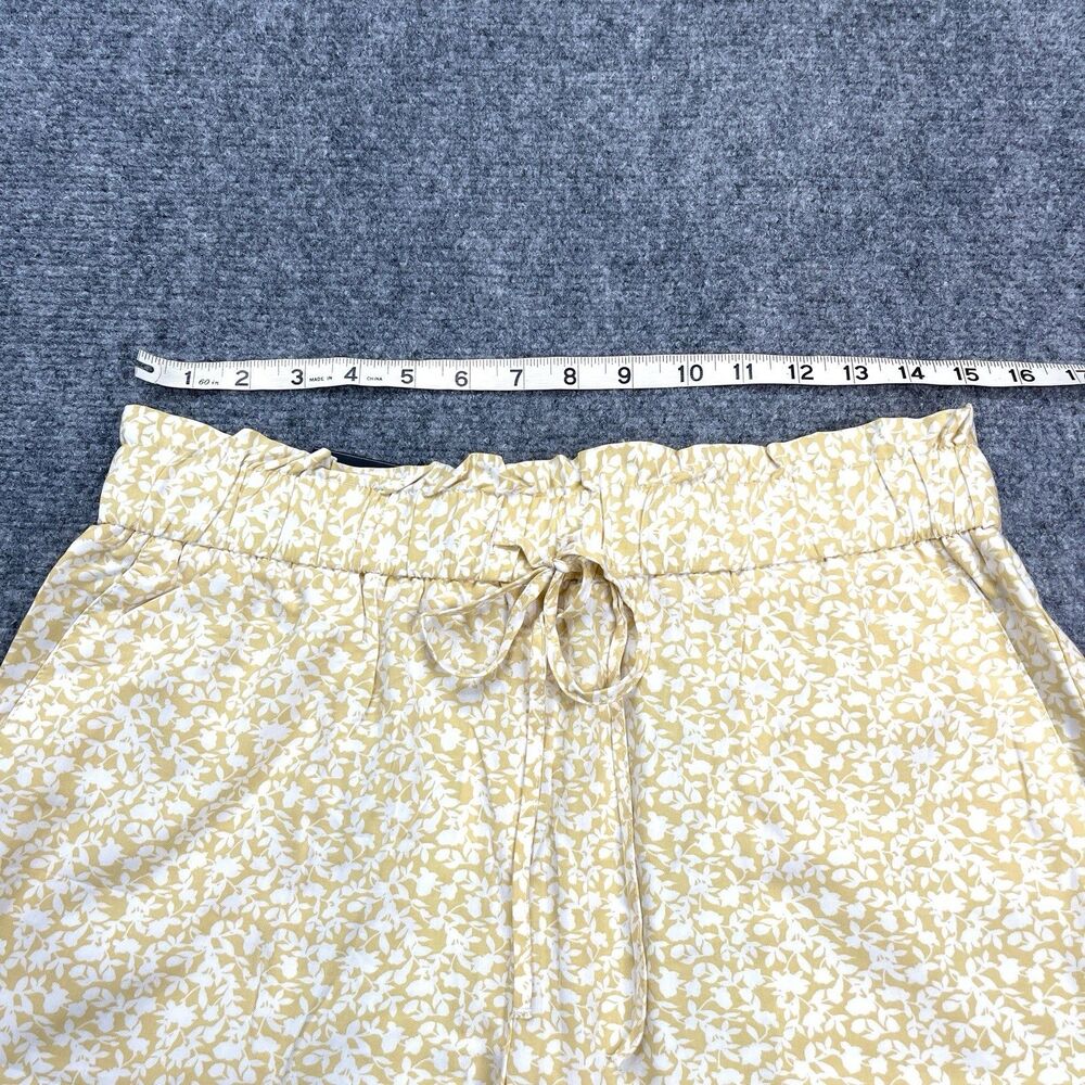 Banana Republic Shorts Size Medium Yellow Floral High Rise 4" Inseam NEW W Tags - Picture 7 of 10